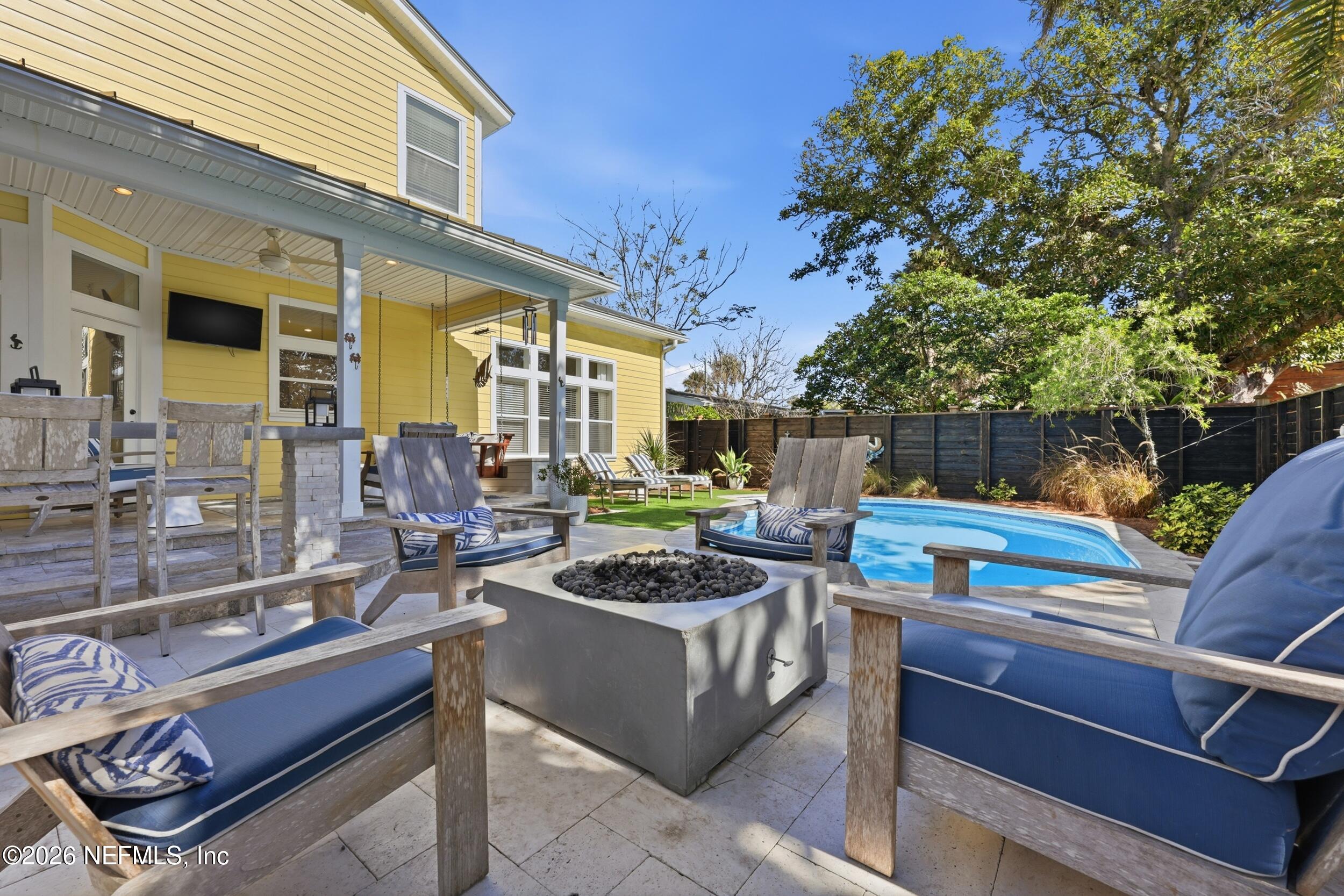 527 Florida Boulevard Neptune Beach, FL 32266 - Photo 10 of 84 Relaxed Coastal Living at its finest