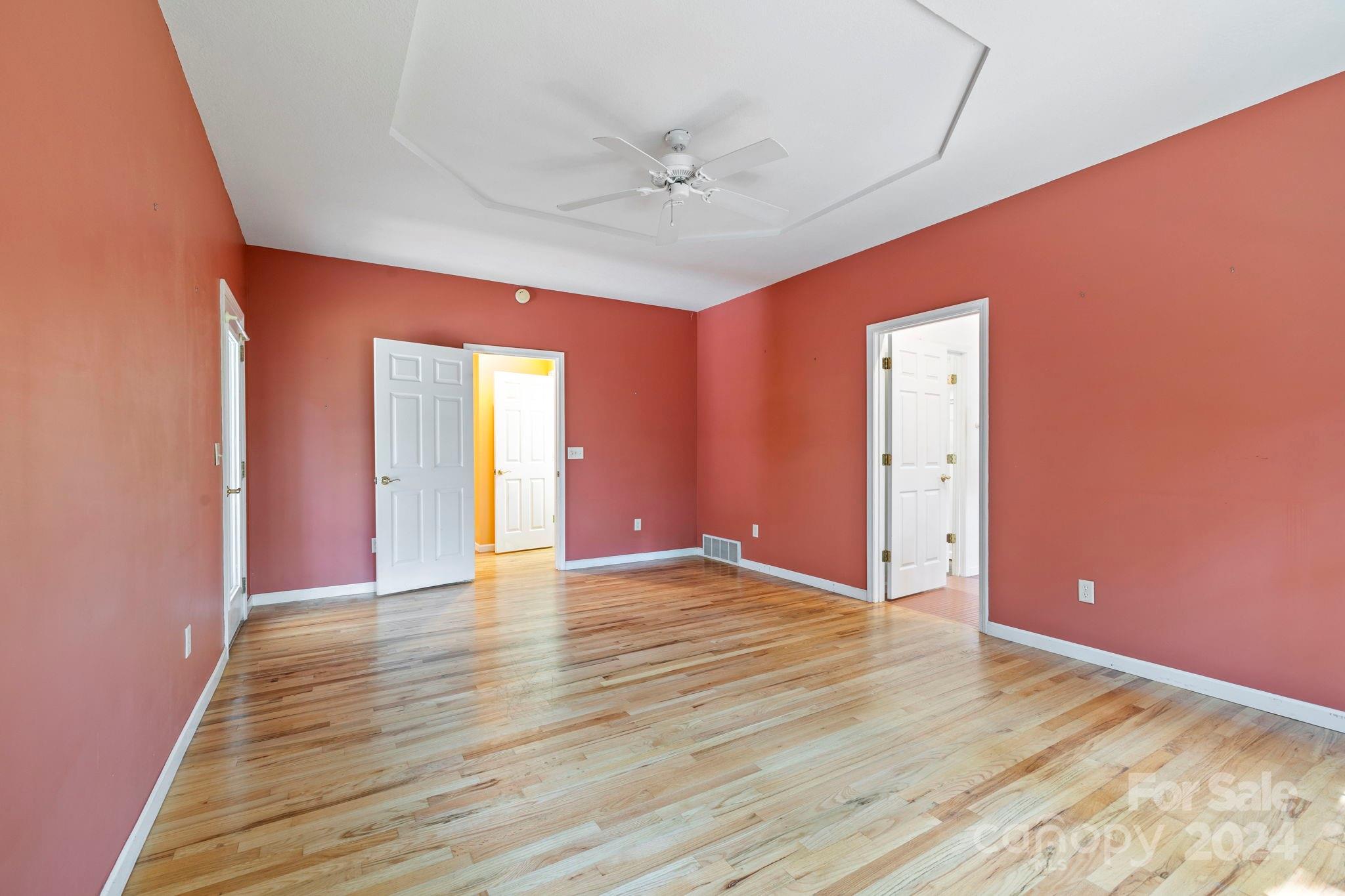 718 Thunder Road Brevard, NC 28712 - Photo 27 of 46 Gallery Image 27
