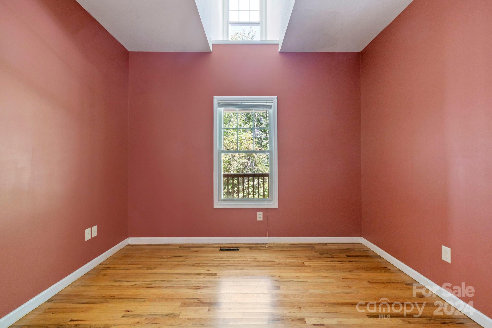 718 Thunder Road Brevard, NC 28712 - Photo 34 of 46 Gallery Image 34