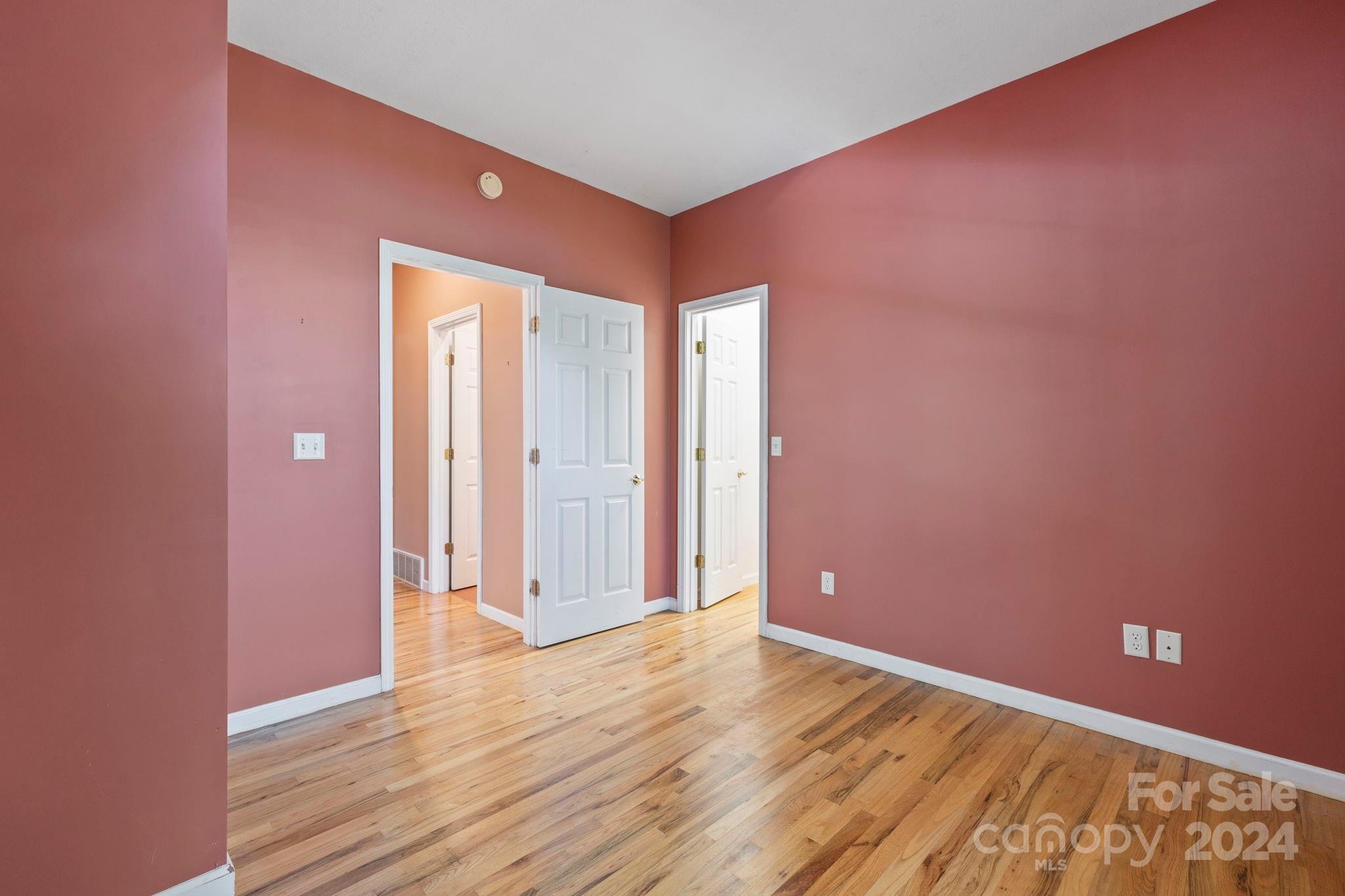 718 Thunder Road Brevard, NC 28712 - Photo 35 of 46 Gallery Image 35