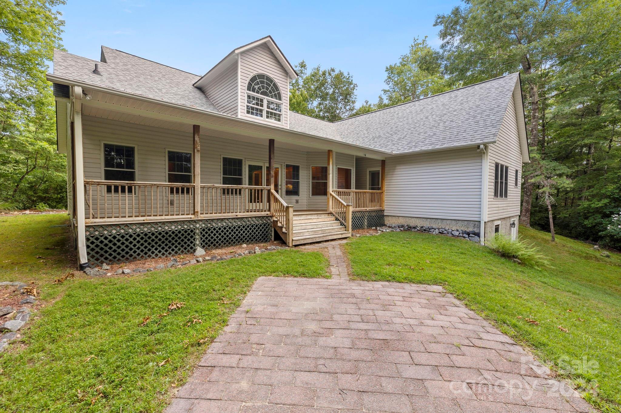 718 Thunder Road Brevard, NC 28712 - Photo 4 of 46 Gallery Image 4