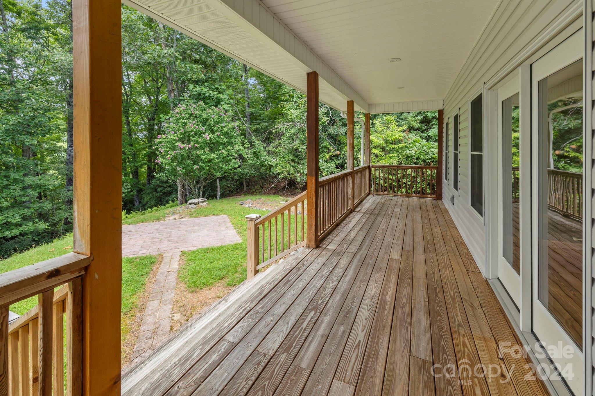 718 Thunder Road Brevard, NC 28712 - Photo 6 of 46 Gallery Image 6