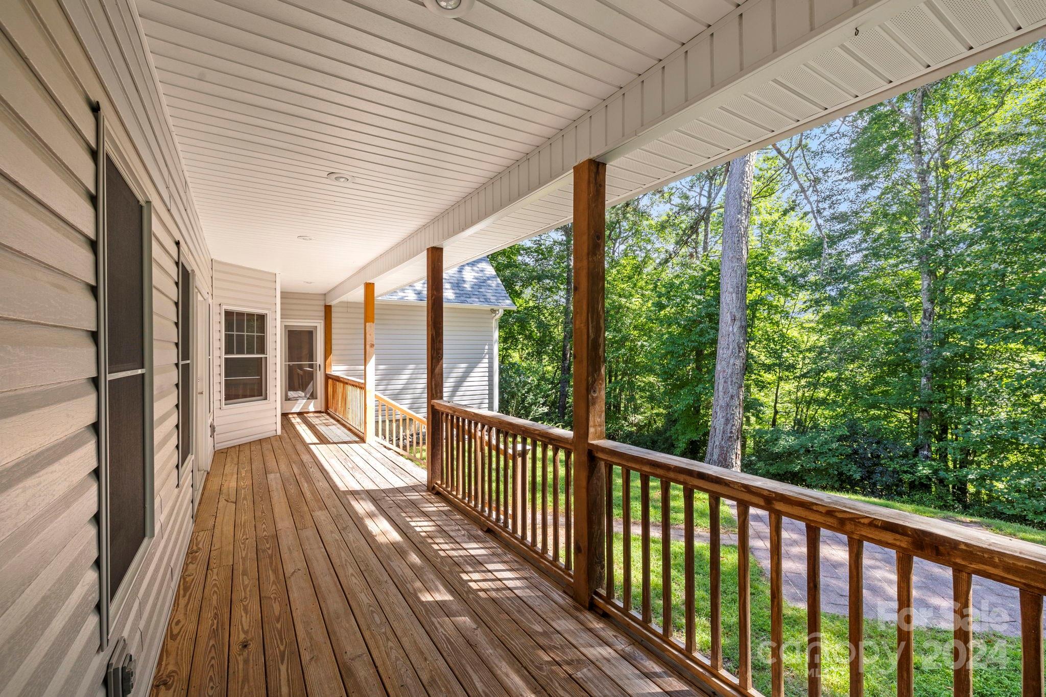 718 Thunder Road Brevard, NC 28712 - Photo 7 of 46 Gallery Image 7
