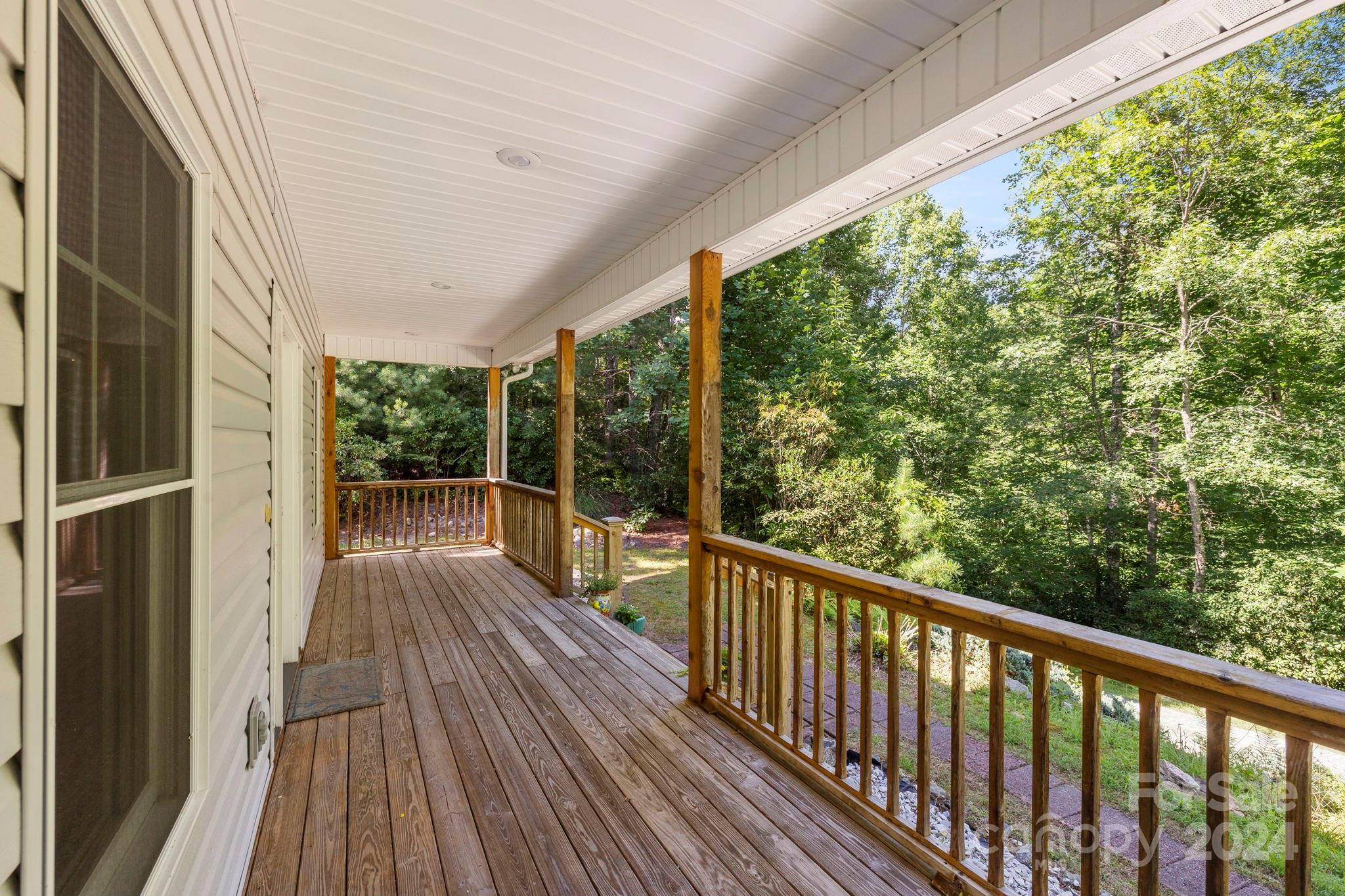 718 Thunder Road Brevard, NC 28712 - Photo 9 of 46 Gallery Image 9