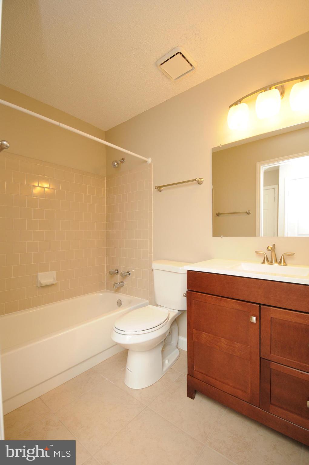 21009 Timber Ridge Terrace, Unit 103 Ashburn, VA 20147 - Photo 12 of 26 Gallery Image 12