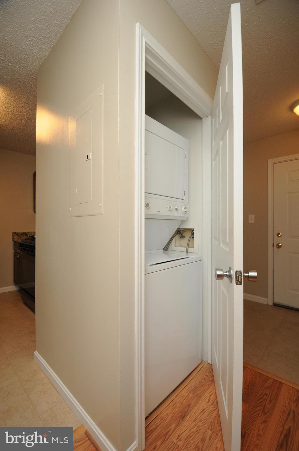 21009 Timber Ridge Terrace, Unit 103 Ashburn, VA 20147 - Photo 18 of 26 Gallery Image 18