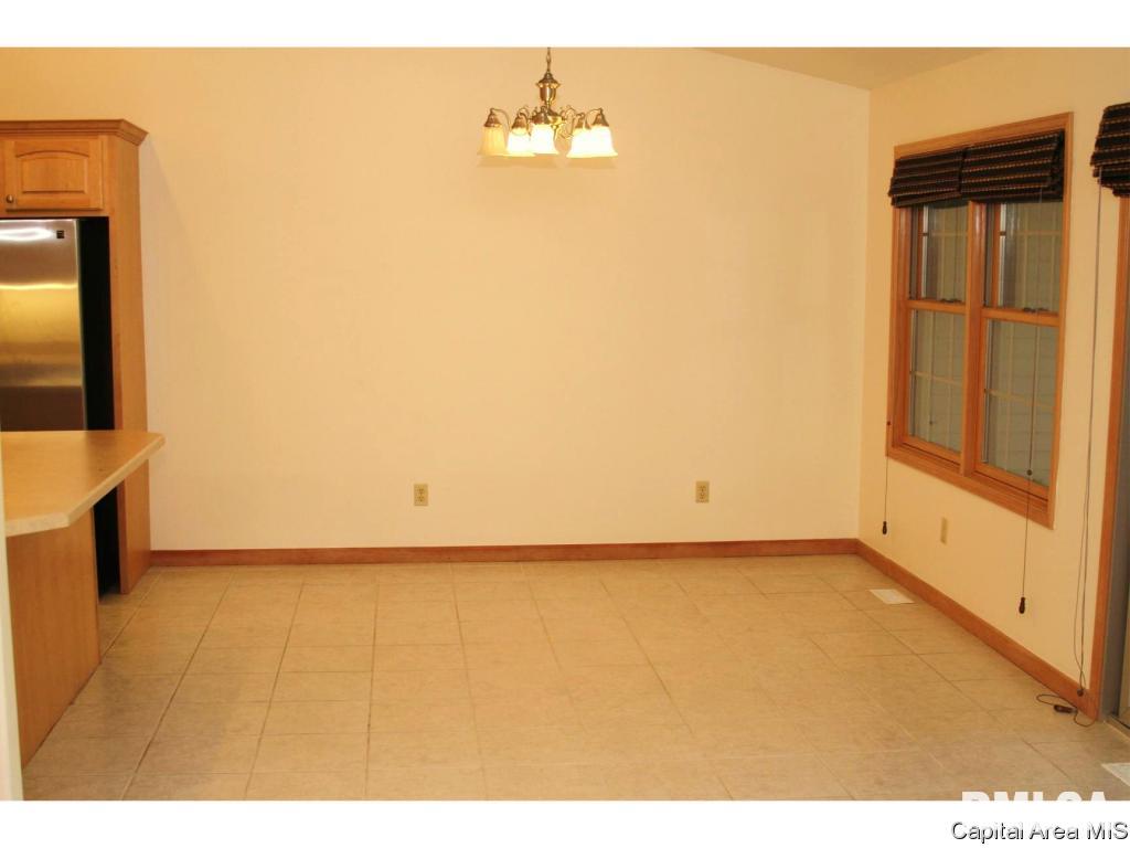 7101 Preston Drive Springfield, IL 62711 - Photo 7 of 25