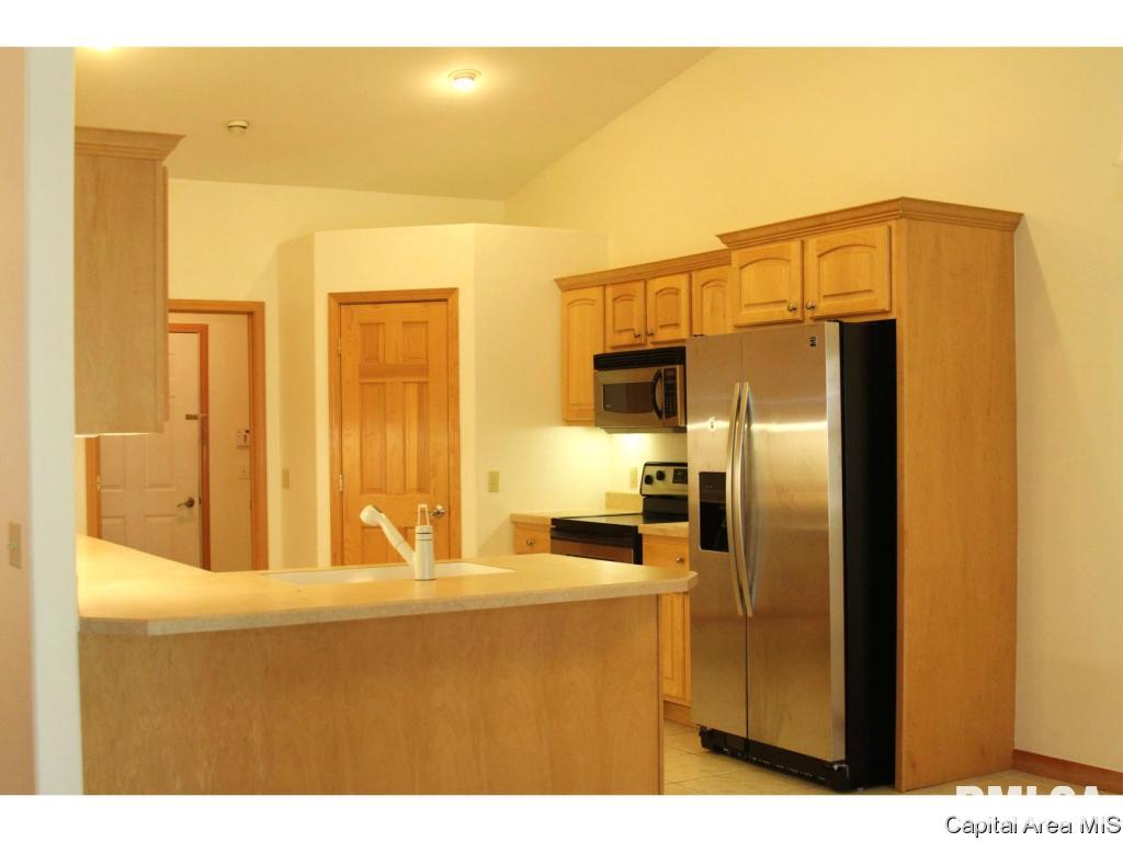 7101 Preston Drive Springfield, IL 62711 - Photo 8 of 25
