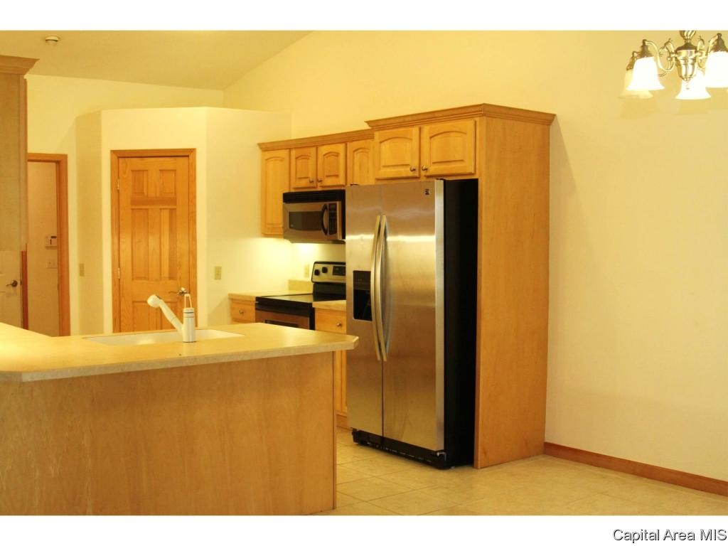 7101 Preston Drive Springfield, IL 62711 - Photo 9 of 25