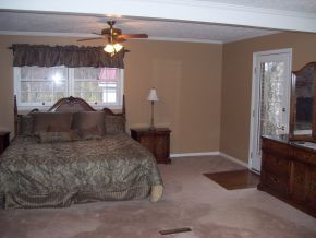 141 Wonder Valley Road Bristol, TN 37620 - Photo 11 of 18 Private main level master