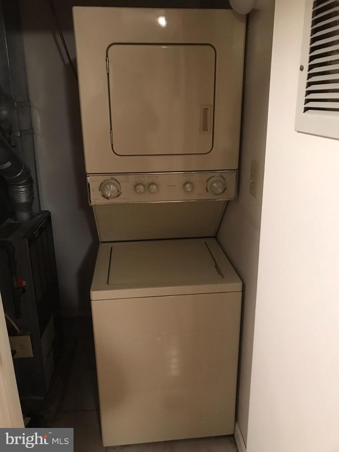 1458 Riverside Avenue, Unit 2B Baltimore, MD 21230 - Photo 16 of 16 a utility room with dryer and washer