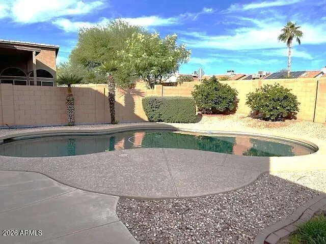 $2,590 | 4230 East Redwood Lane, Phoenix, AZ 85048