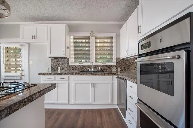 $2,850 | 2222 Harrison Avenue, Fort Worth, TX 76110