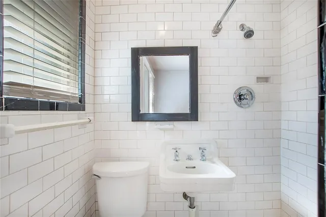 $2,850 | 2222 Harrison Avenue, Fort Worth, TX 76110