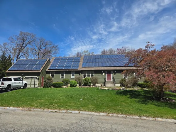 $825,000 | 2 Wingfoot Lane, Millbury, MA 01527