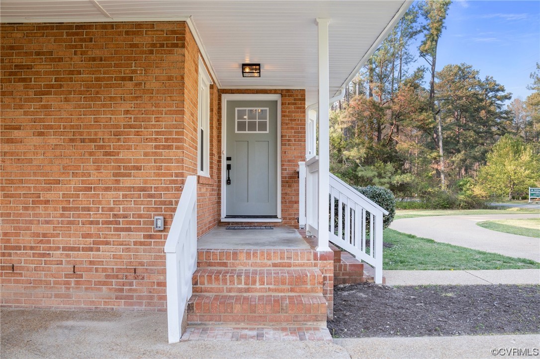 114 Frances Road Ashland, VA 23005 - Photo 5 of 37 Gallery Image 5
