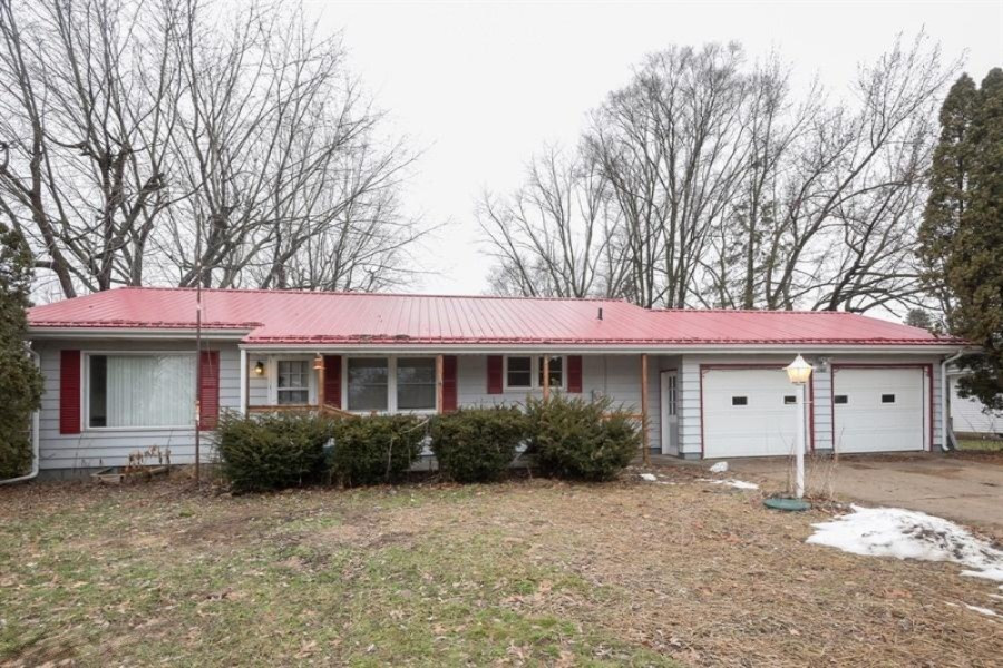 2587 Huntly Road Niles, MI 49120 - Photo 1 of 13 01_2587Huntly_57_FrontView_LowRes