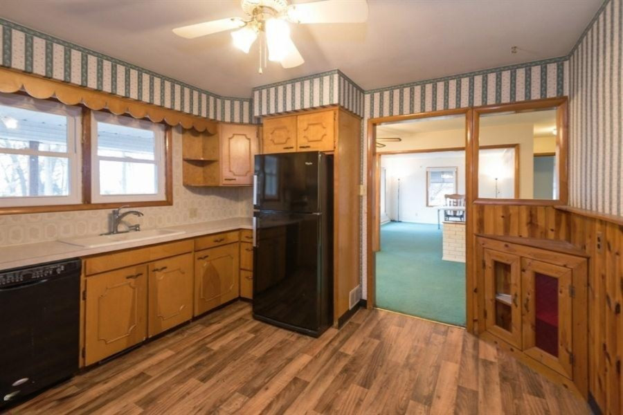 2587 Huntly Road Niles, MI 49120 - Photo 5 of 13 05_2587Huntly_177_Kitchen_LowRes