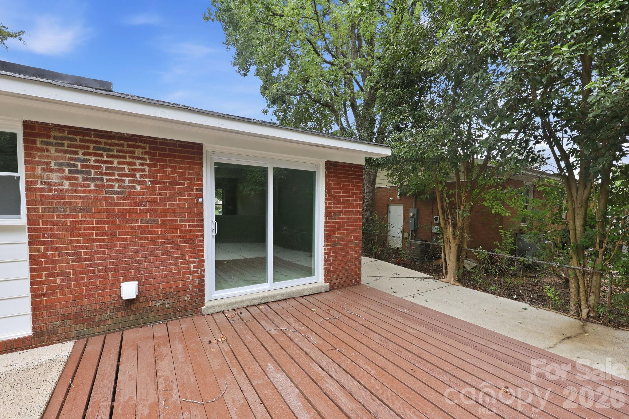 9430 Trinity Road Charlotte, NC 28216 - Photo 26 of 39 Gallery Image 26