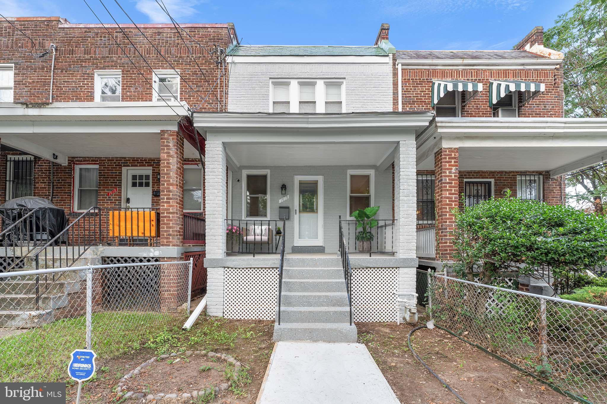 1613 R Street Southeast Washington, DC 20020 - Photo 4 of 34 VIRTUALLY STAGED