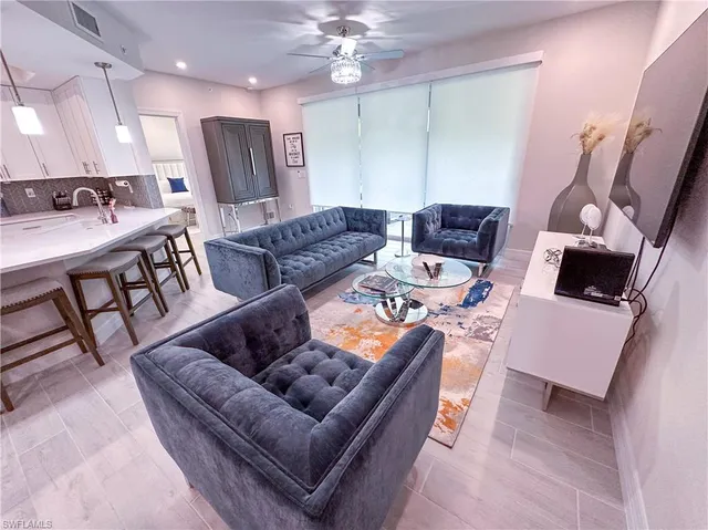 $6,900 | 220 Indies Drive East, Unit 101, Naples, FL 34114