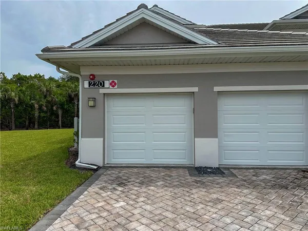 $6,900 | 220 Indies Drive East, Unit 101, Naples, FL 34114