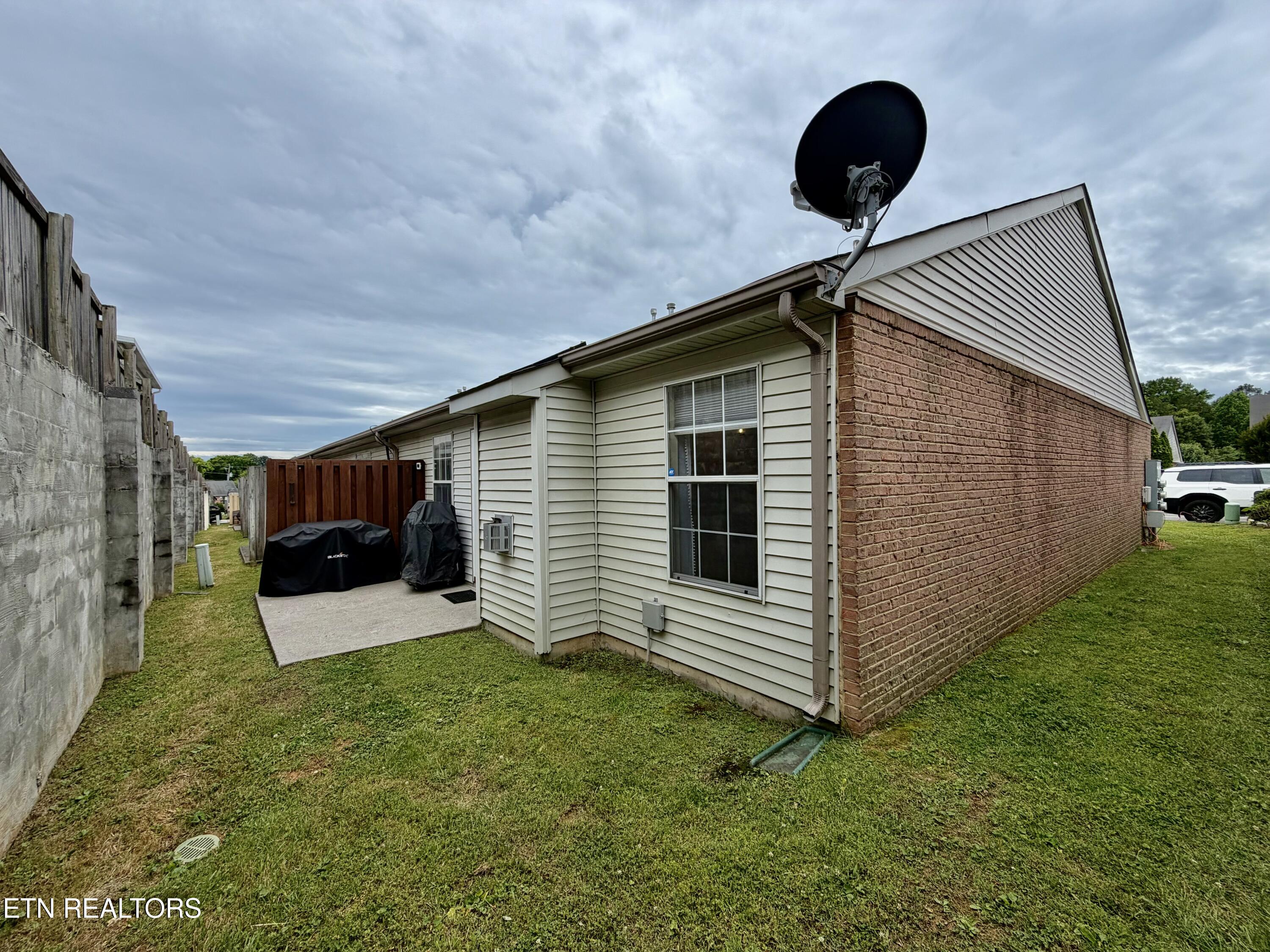 8045 Stablegate Way Powell, TN 37849 - Photo 22 of 22 IMG_8550