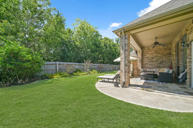 a view of a park with furniture