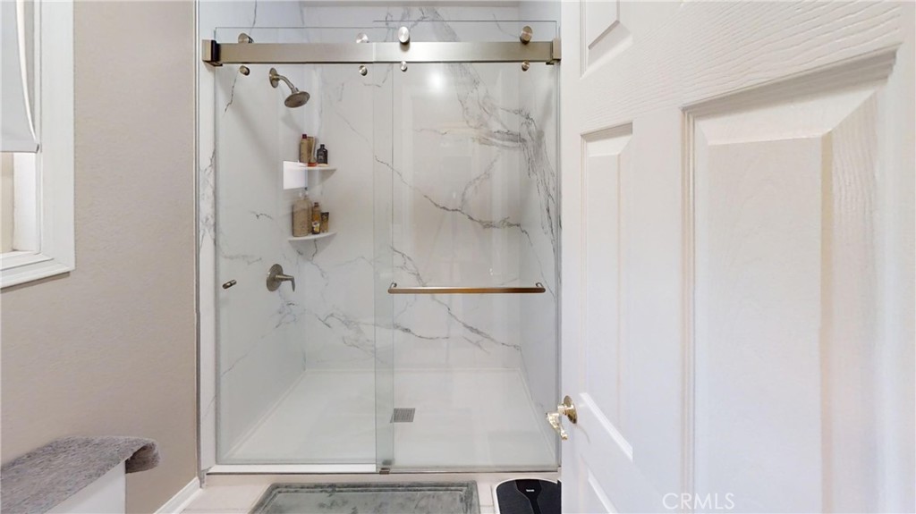 140 Channing Street Redlands, CA 92373 - Photo 19 of 32 Master shower