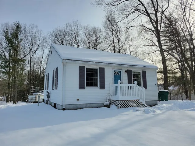 $2,100 | 41 Almount Road, Unit 1, Fitchburg, MA 01420