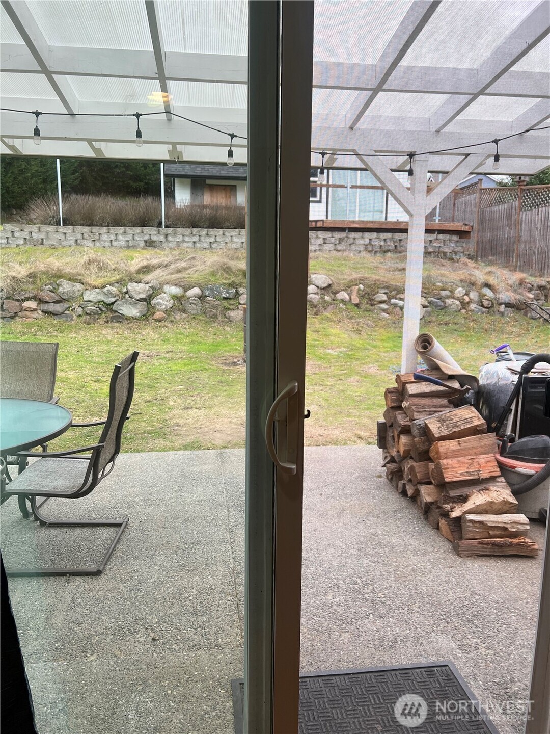 558 Windsor Place Northeast Renton, WA 98056 - Photo 11 of 20 a ocean view with beach