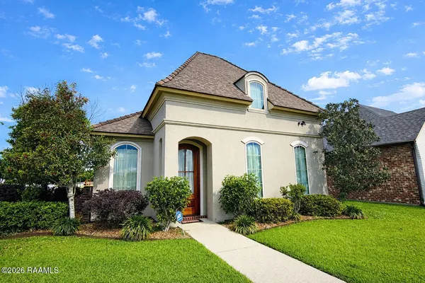 $2,295 | 106 Shadow Springs Drive, Lafayette, LA 70508