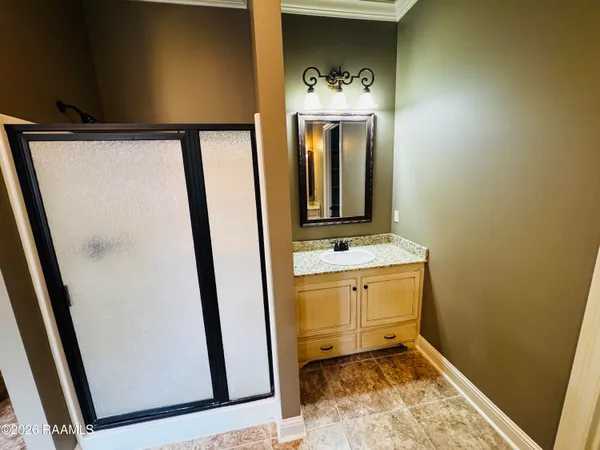 $2,295 | 106 Shadow Springs Drive, Lafayette, LA 70508