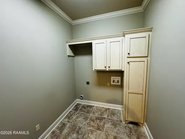 $2,295 | 106 Shadow Springs Drive, Lafayette, LA 70508