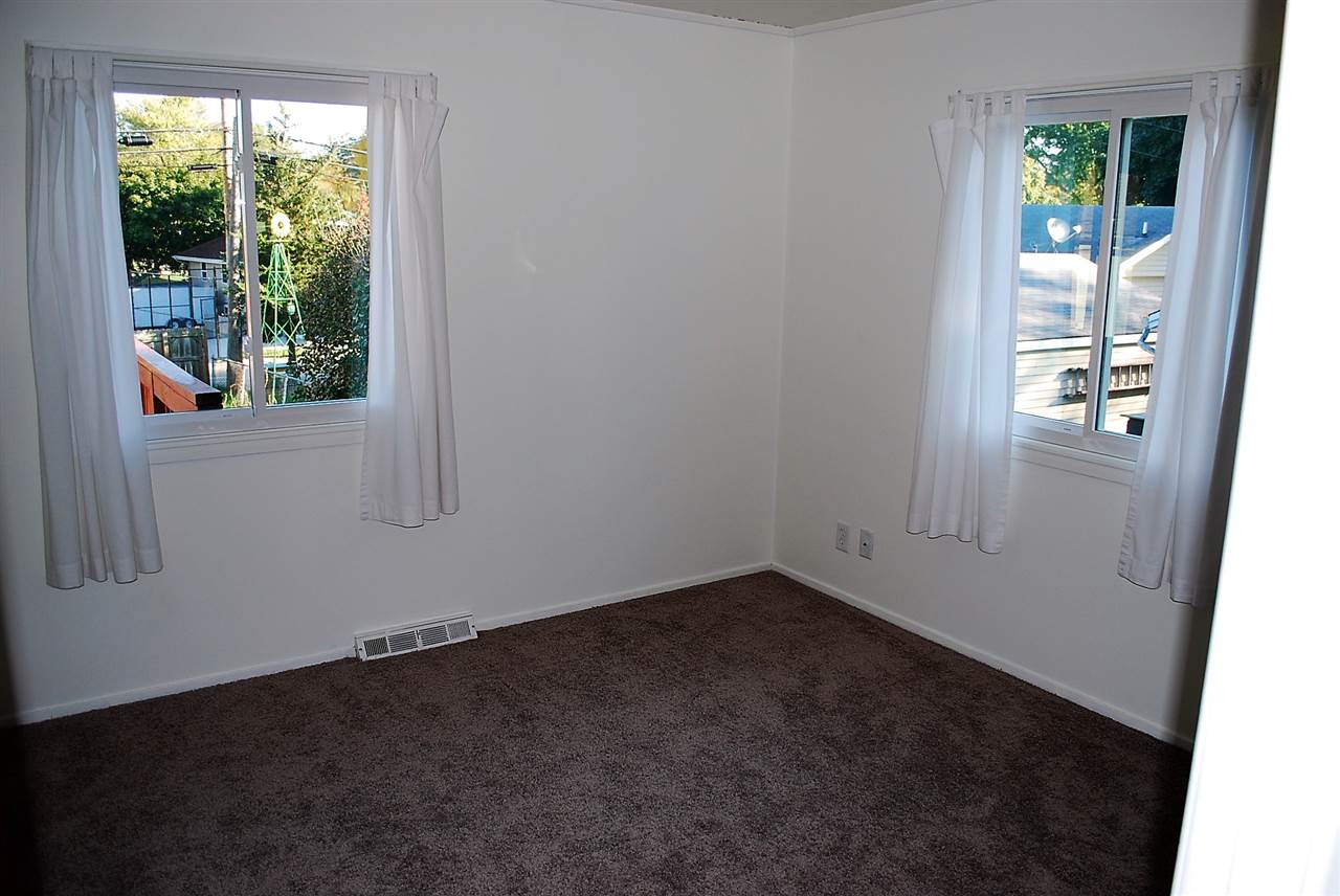 5210 Kesler Road Northwest Cedar Rapids, IA 52405 - Photo 14 of 19 Gallery Image 14