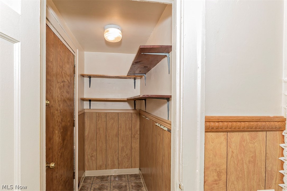 3274 Altamont Road Cleveland, OH 44118 - Photo 13 of 35