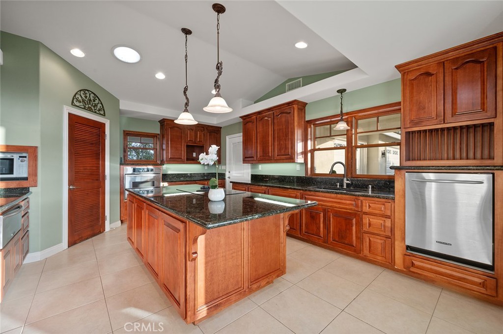 45200 Camaron Road Temecula, CA 92590 - Photo 7 of 75