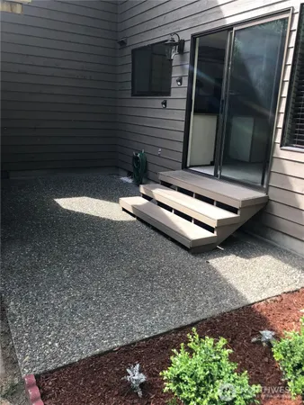 $1,900 | 835 Northwest Huckle Drive, Unit A, Bremerton, WA 98311
