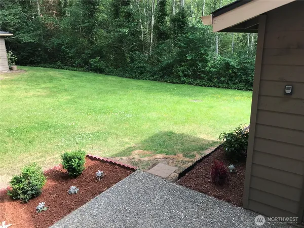 $1,900 | 835 Northwest Huckle Drive, Unit A, Bremerton, WA 98311