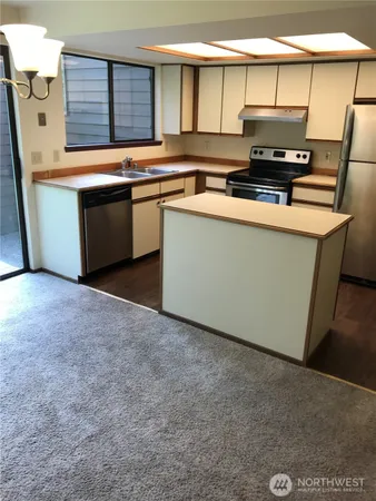 $1,900 | 835 Northwest Huckle Drive, Unit A, Bremerton, WA 98311