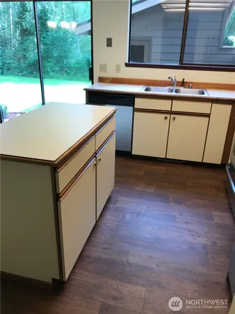 $1,900 | 835 Northwest Huckle Drive, Unit A, Bremerton, WA 98311