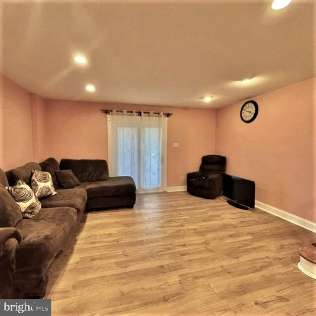 1917 Tomlinson Road Philadelphia, PA 19116 - Photo 3 of 32 Gallery Image 3