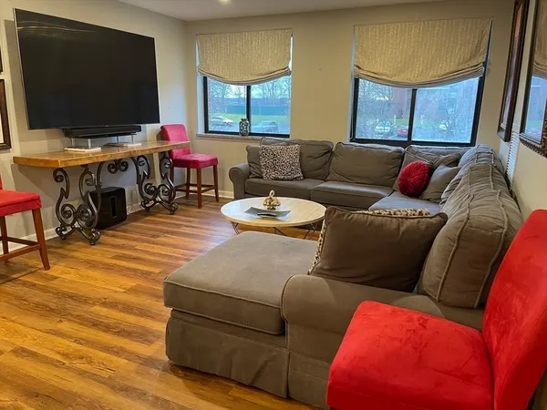 $559,900 | 100 Ledgewood Drive, Unit 410, Stoneham, MA 02180