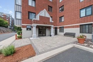 $559,900 | 100 Ledgewood Drive, Unit 410, Stoneham, MA 02180