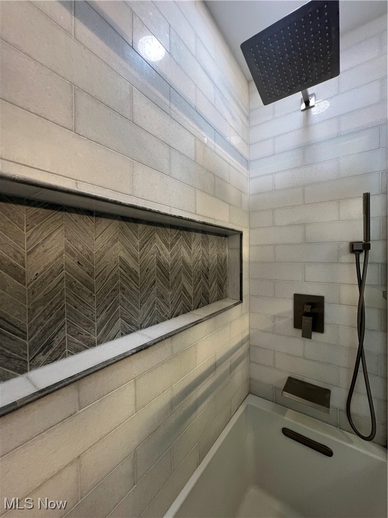 20611 Franklin Road Maple Heights, OH 44137 - Photo 14 of 31 View of bathroom shower