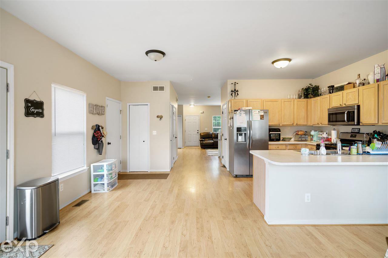 51845 Rivard Road New Baltimore, MI 48047 - Photo 10 of 34 50055937-9.JPG
