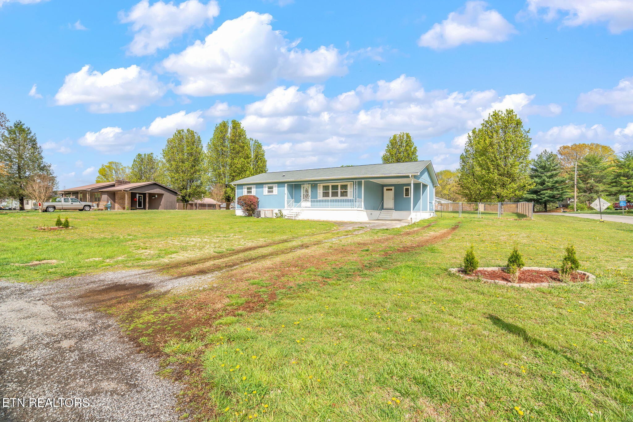 204 Hawkins Road Sweetwater, TN 37874 - Photo 3 of 38 Gallery Image 3