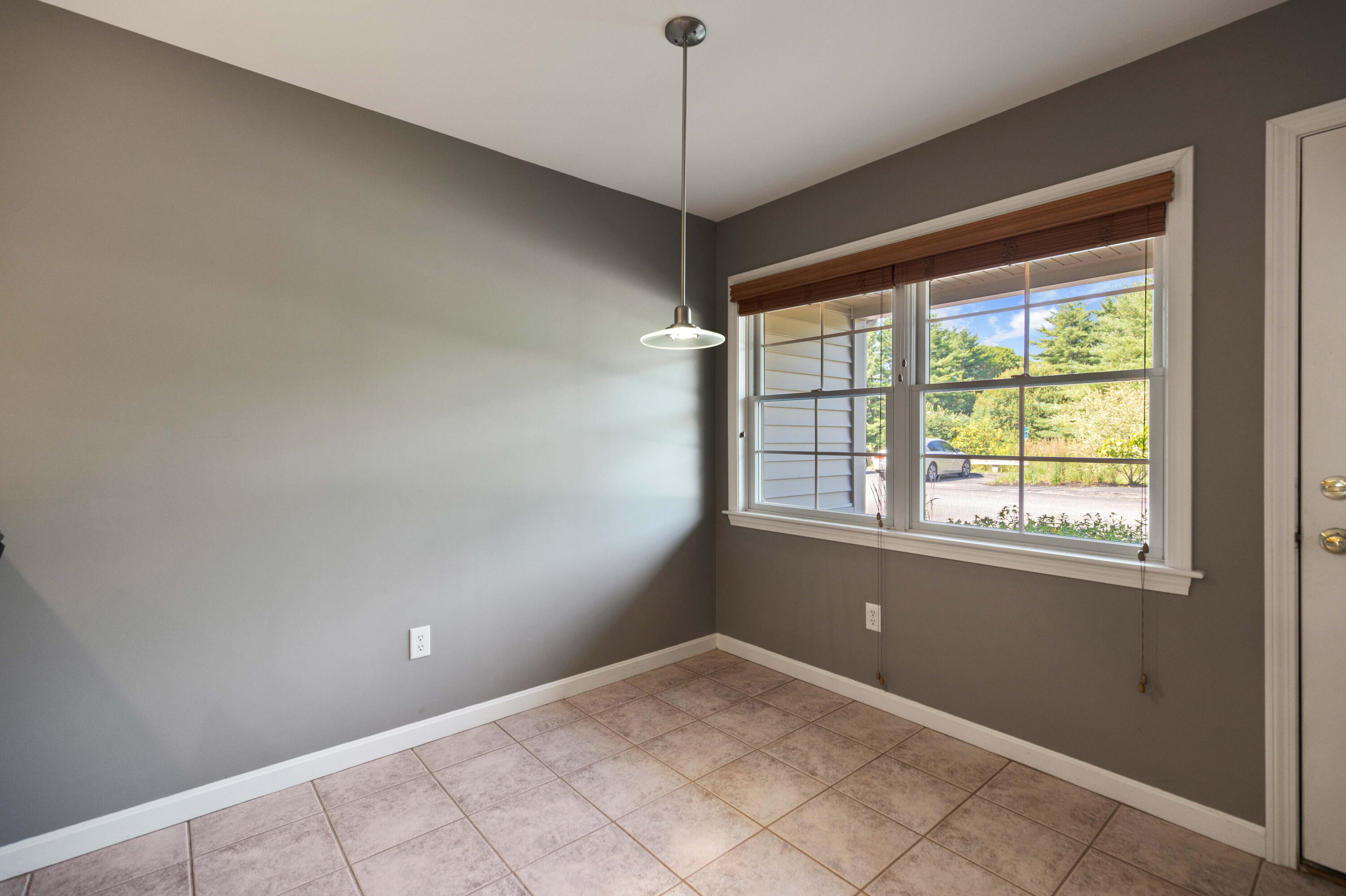 104 Starbird Road, Unit 5 Portland, ME 04102 - Photo 8 of 28 104 Starbird Road Portland - 012