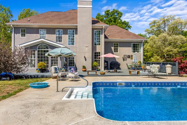 $750,000 | 257 Mason Road Southeast, Calhoun, GA 30701