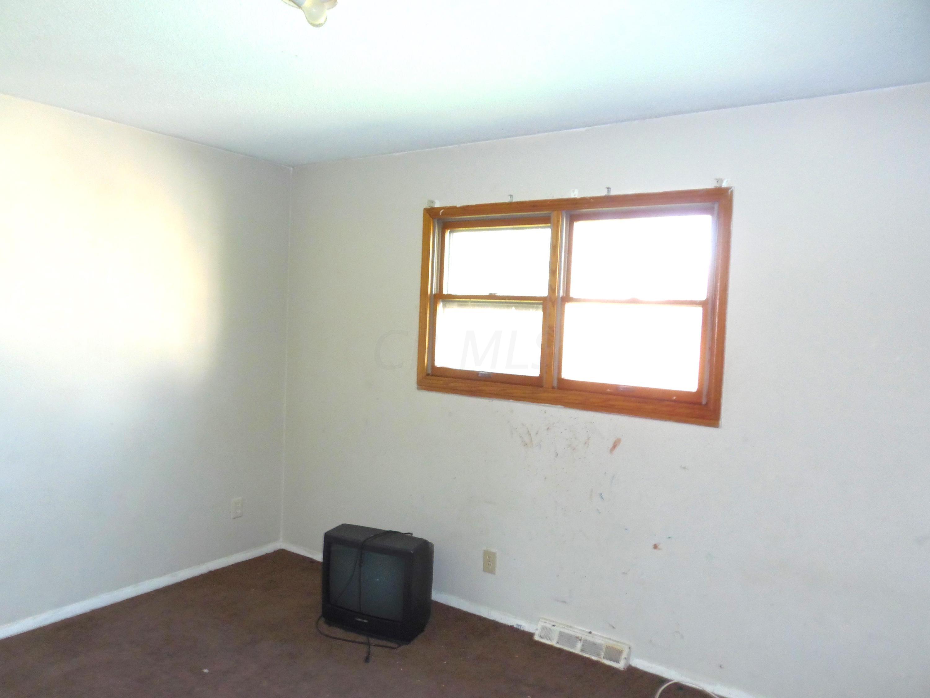 4900 Refugee Road Columbus, OH 43232 - Photo 8 of 14 Gallery Image 8